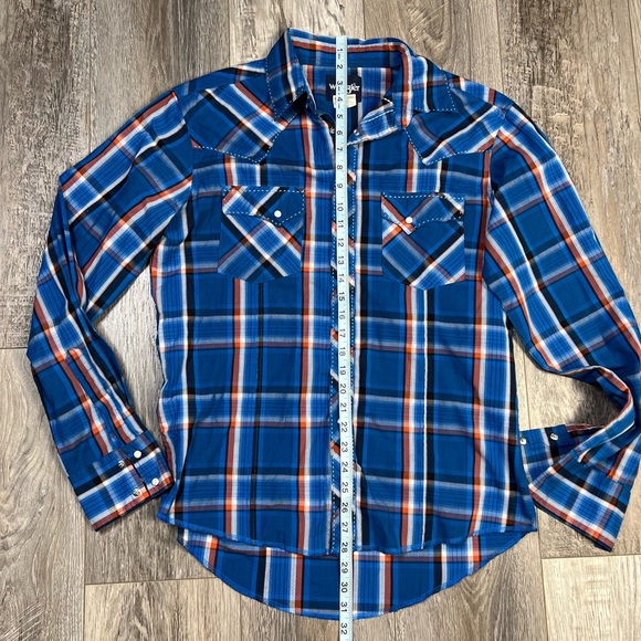 Vintage Wrangler Western Button-Down Shirt - Picture 4 of 7